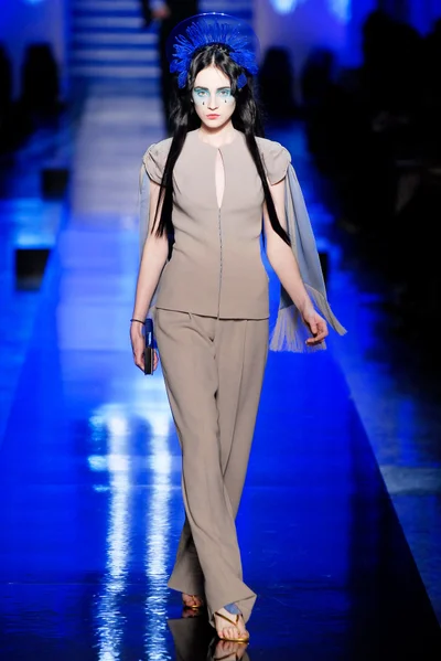 Look 7